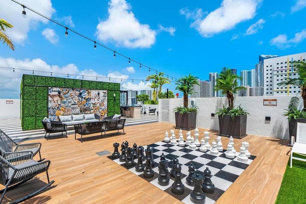 Apartamento Downtown King Bed, Luxe Condo, Free Parking *